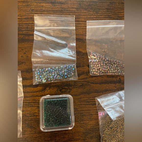 Tiny Bead Collection - Picture 4 of 6